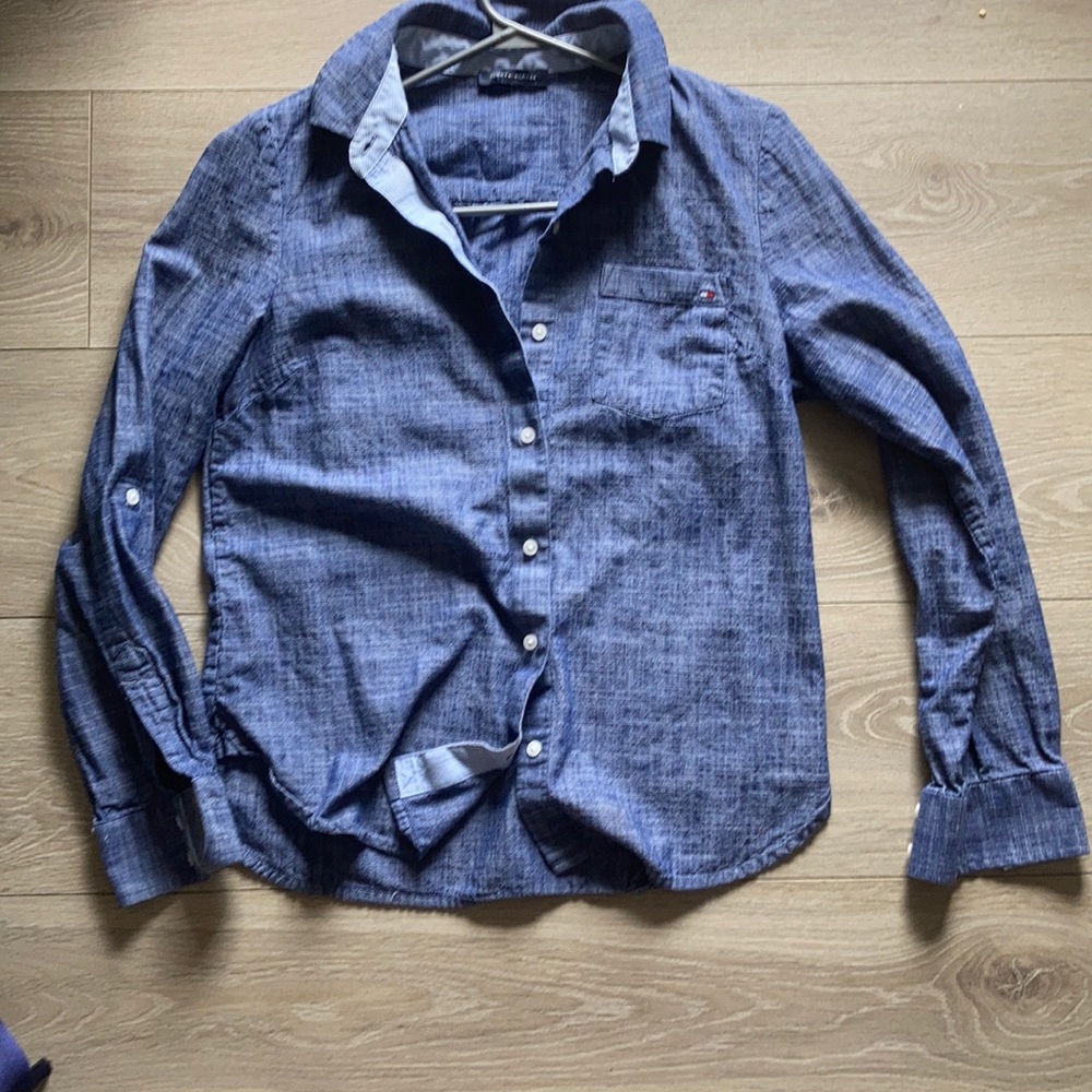 Tommy Hilfiger blue jean blouse 💯 % cotton EUC